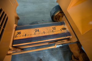 versa-lift counter weight measurement